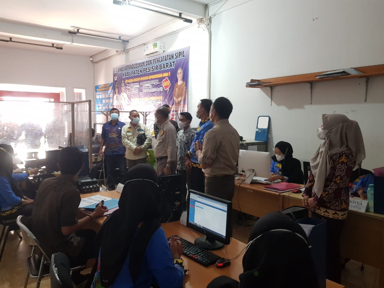 Monev Dirjen Dukcapil Kemendagri ke Kantor Pelayanan Dukcapil Pesisir Barat 2.jpeg